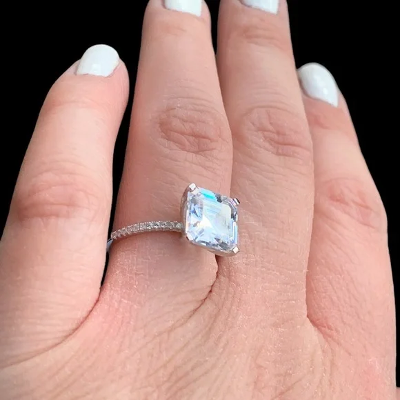 925 SS ASSCHER CUT DIAMOND RING - Picture 5 of 11